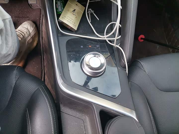 Фото 13 - Geely Geometry EX3