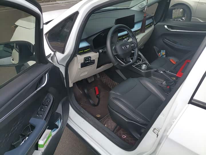 Фото 15 - Geely Geometry EX3