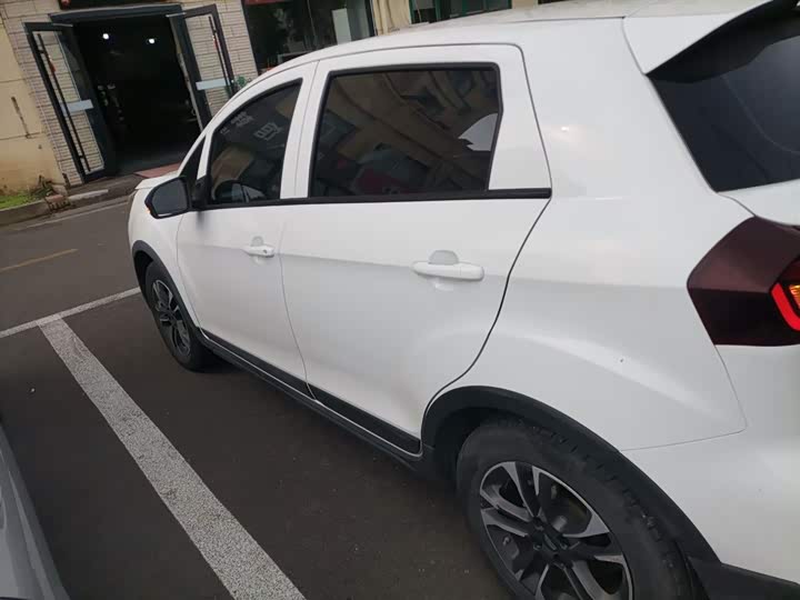 Фото 5 - Geely Geometry EX3