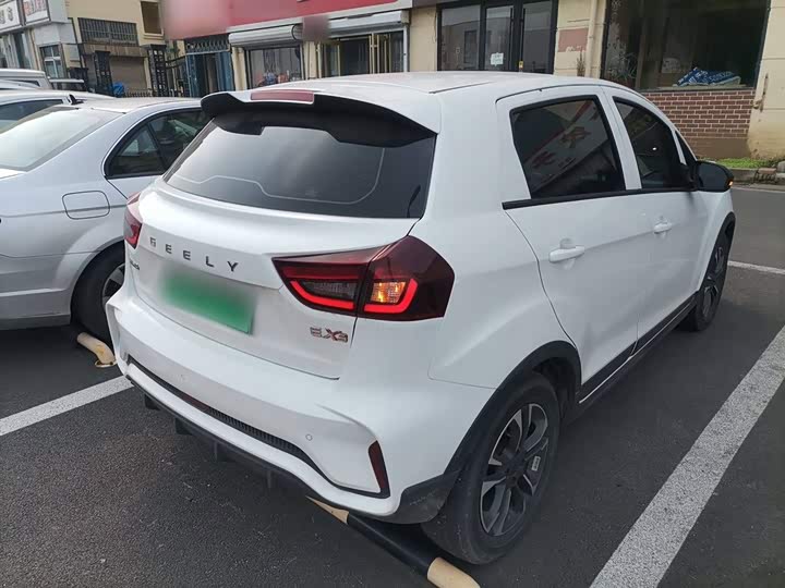 Фото 7 - Geely Geometry EX3