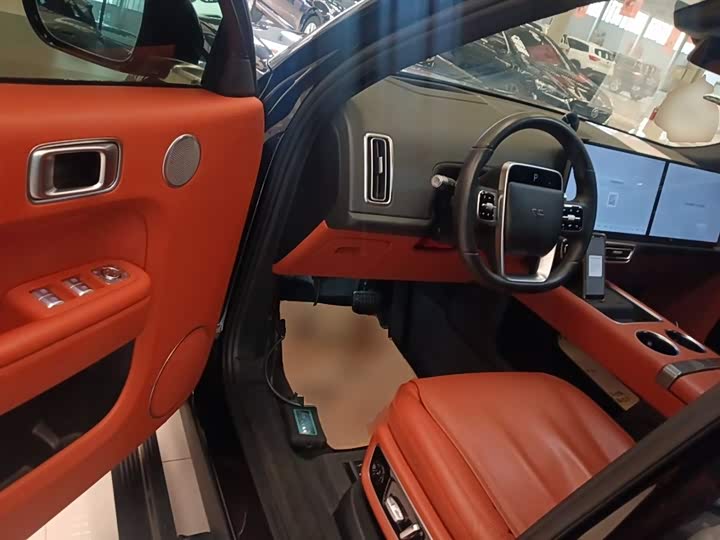 Фото 16 - LiXiang L8