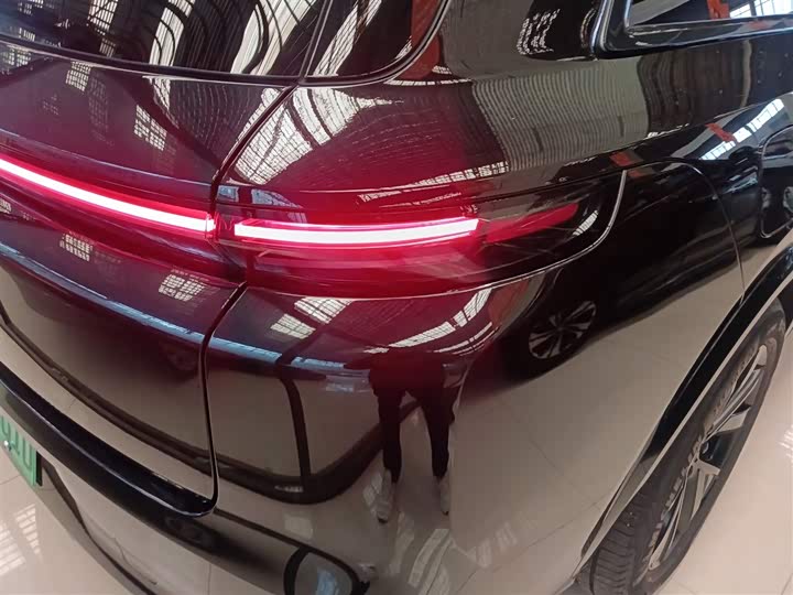 Фото 8 - LiXiang L8