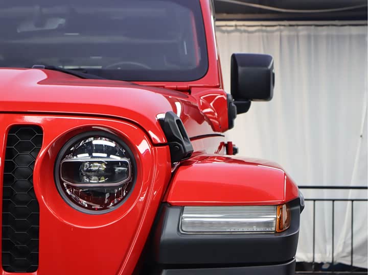 Фото 10 - Jeep Wrangler Hybrid