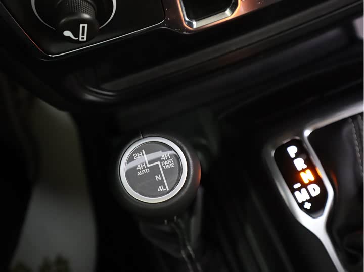 Фото 21 - Jeep Wrangler Hybrid