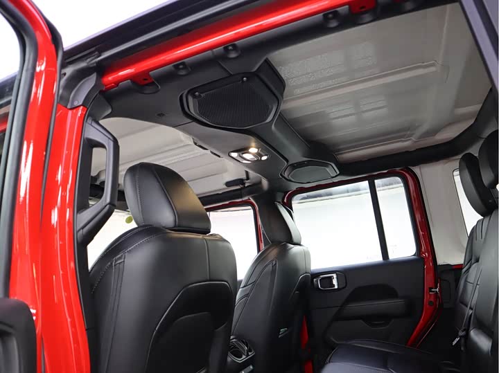 Фото 24 - Jeep Wrangler Hybrid