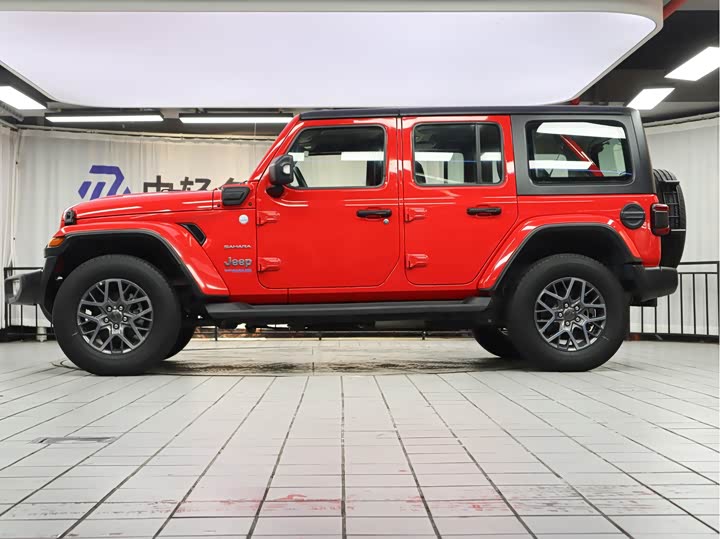 Фото 3 - Jeep Wrangler Hybrid