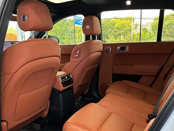 Фото 11 - LiXiang L7