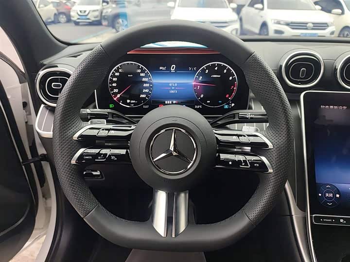 Фото 11 - Mercedes-Benz C-Class