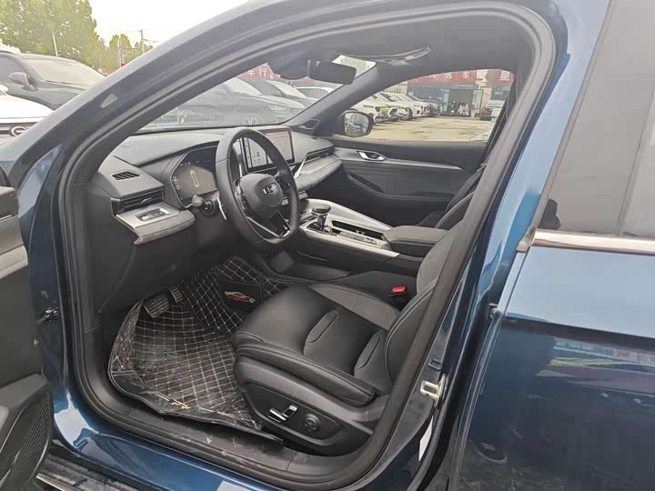 Фото 4 - Geely Preface