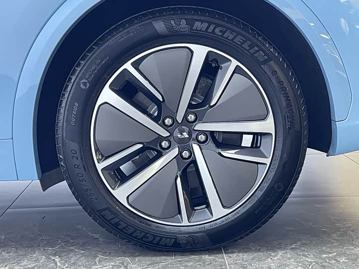 Фото 9 - LiXiang L7