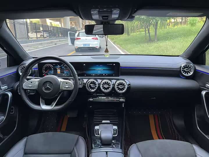 Фото 8 - Mercedes-Benz A-Class