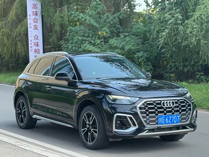 Фото 2 - Audi Q5L