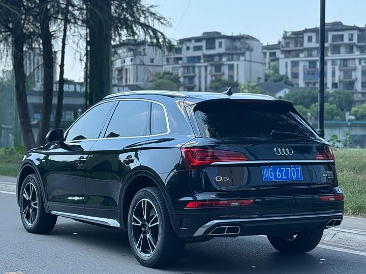 Фото 3 - Audi Q5L