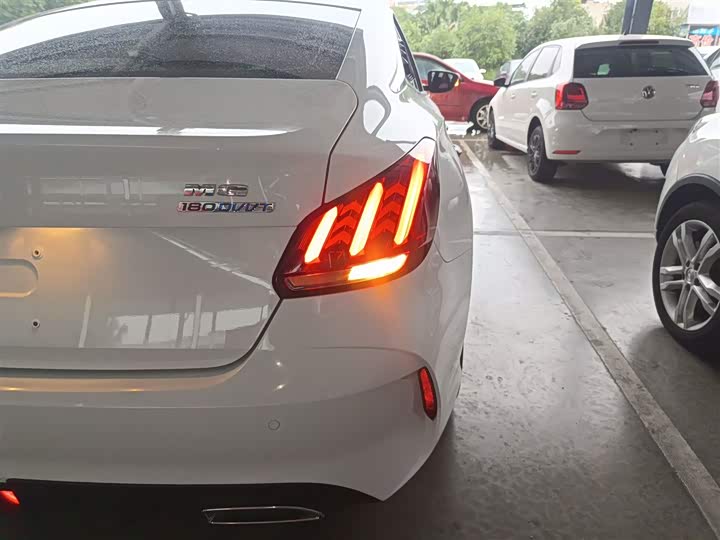 Фото 8 - MG Motor 5