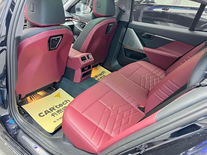 Фото 11 - BMW i5