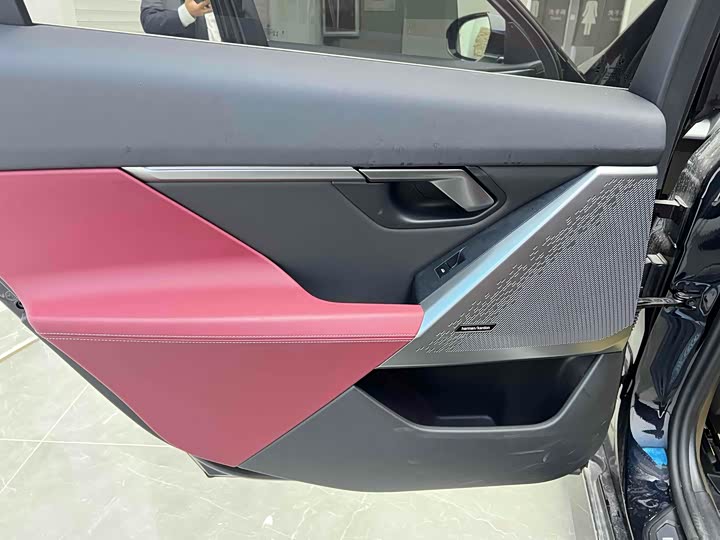 Фото 13 - BMW i5