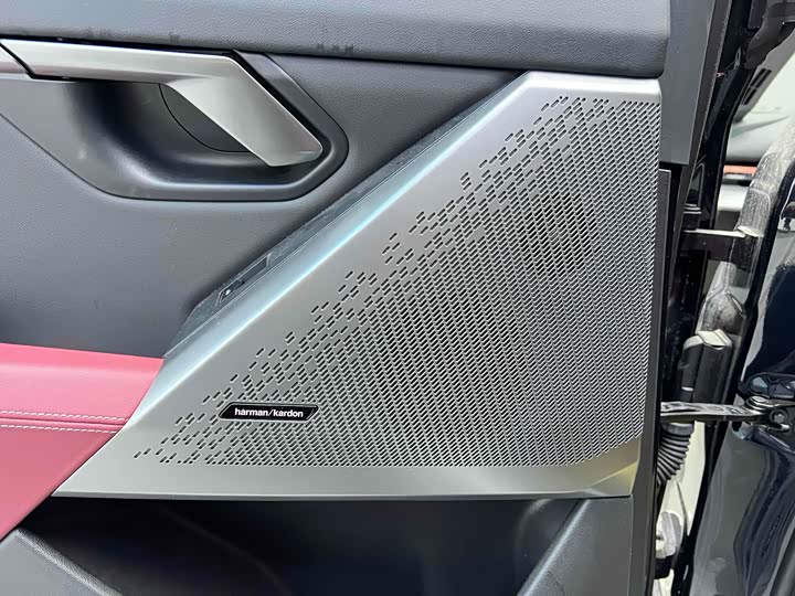 Фото 14 - BMW i5