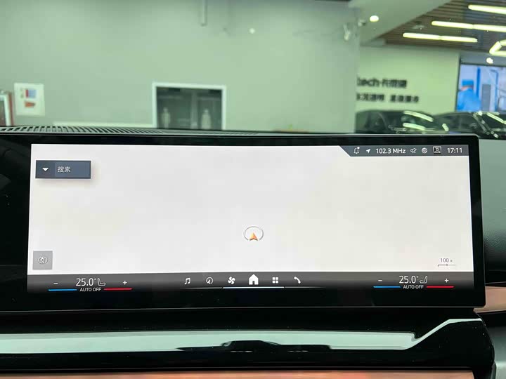 Фото 20 - BMW i5