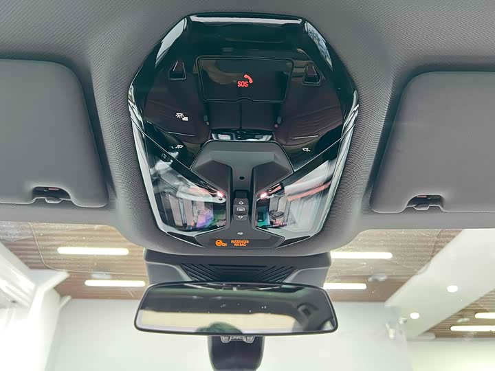 Фото 31 - BMW i5