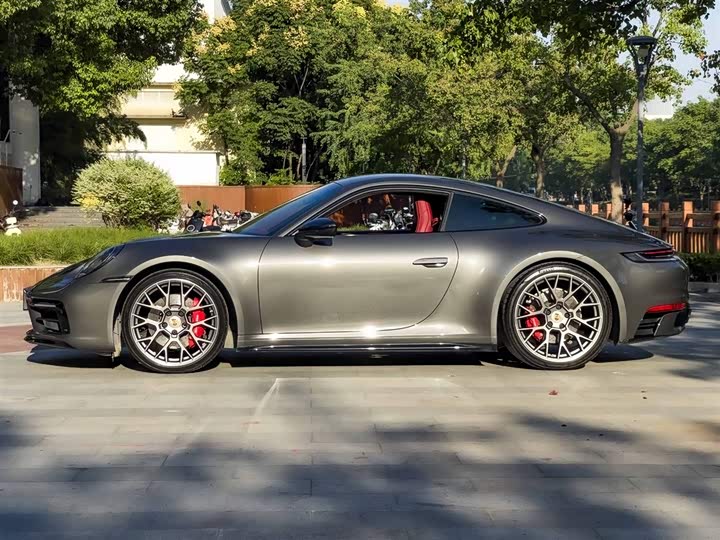 Фото 4 - Porsche 911