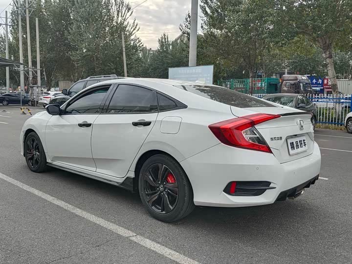 Фото 6 - Honda Civic