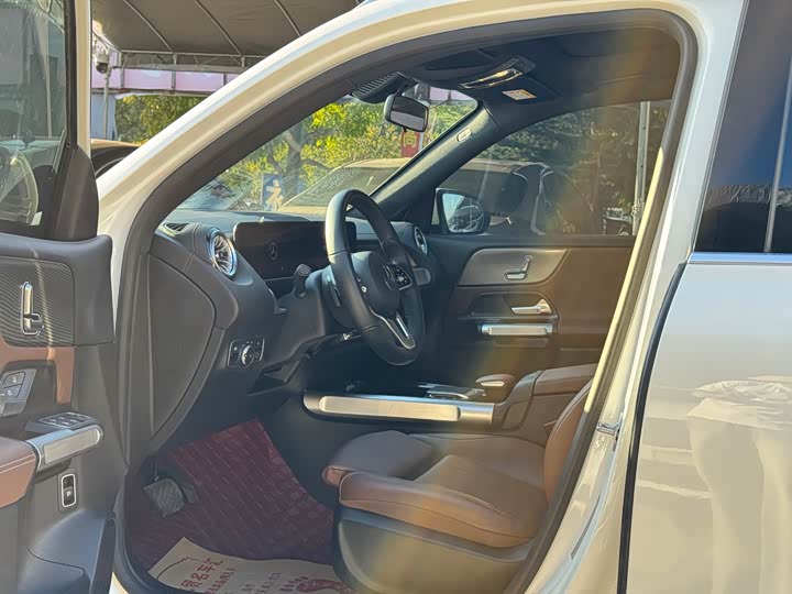 Фото 7 - Mercedes-Benz GLB-Class