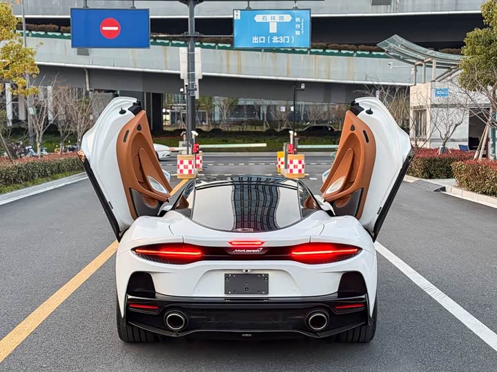 Фото 5 - McLaren GT