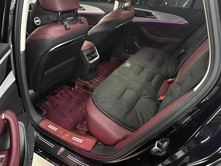 Фото 5 - Hongqi H5