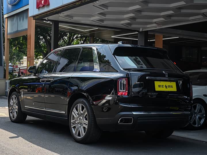 Фото 18 - Rolls-Royce Cullinan