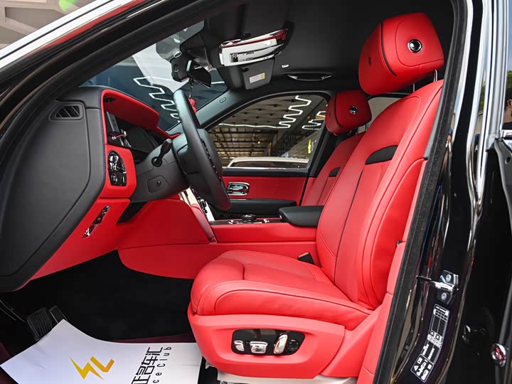 Фото 22 - Rolls-Royce Cullinan