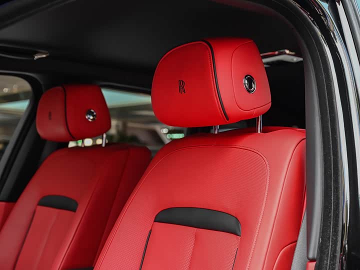 Фото 26 - Rolls-Royce Cullinan
