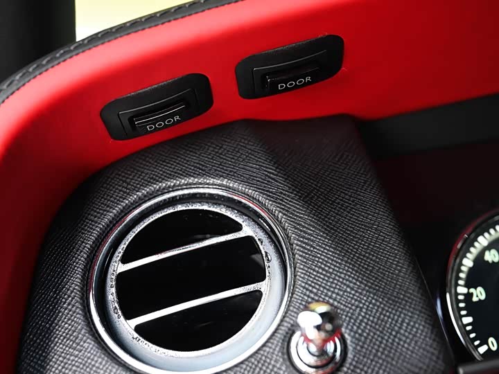 Фото 3 - Rolls-Royce Cullinan