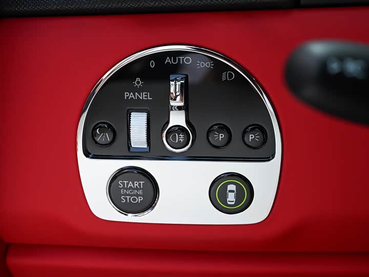 Фото 7 - Rolls-Royce Cullinan