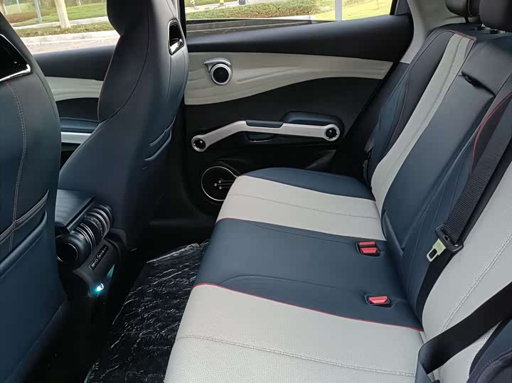 Фото 8 - BYD Yuan Plus