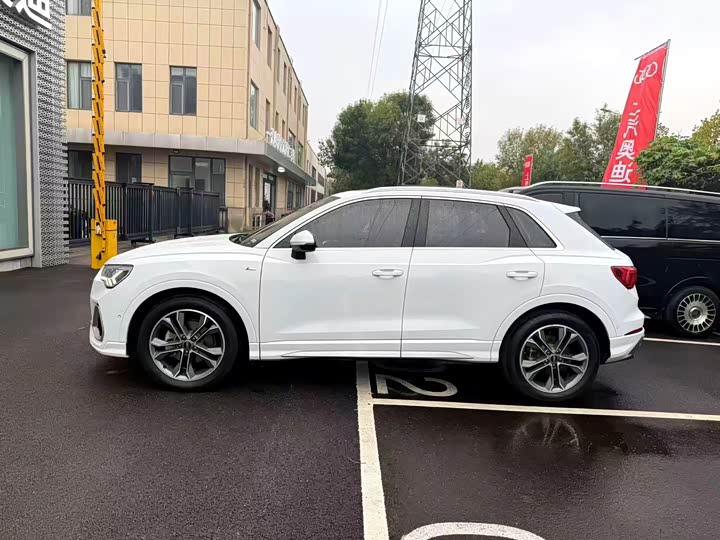 Фото 5 - Audi Q3