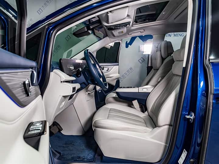 Фото 7 - Buick GL8 Hybrid