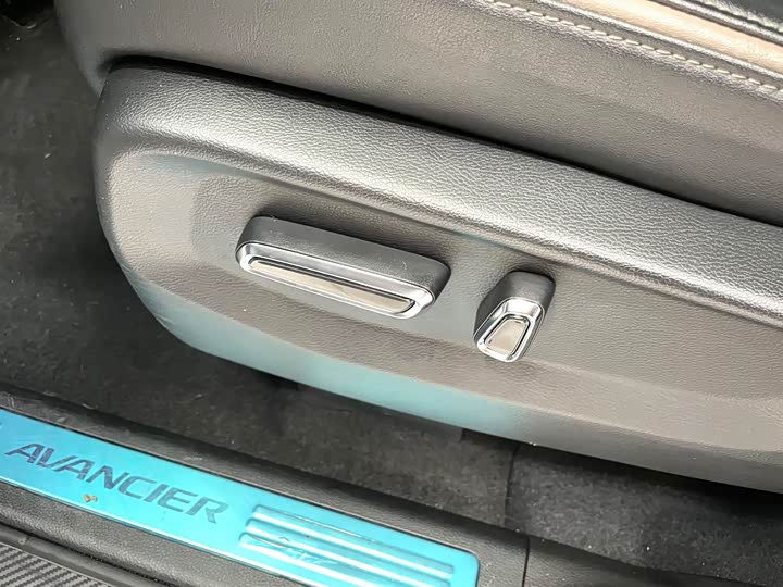 Фото 11 - Honda Avancier