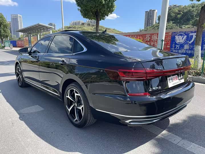 Фото 10 - Volkswagen Passat