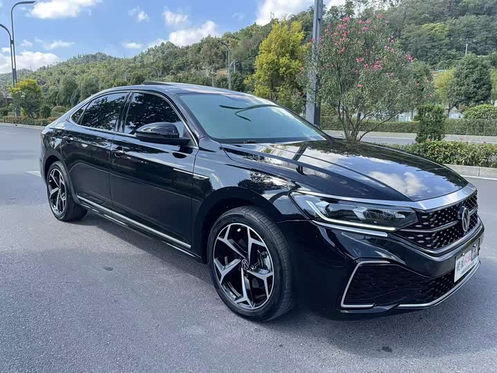 Фото 3 - Volkswagen Passat