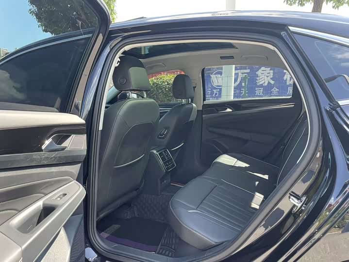 Фото 7 - Volkswagen Passat