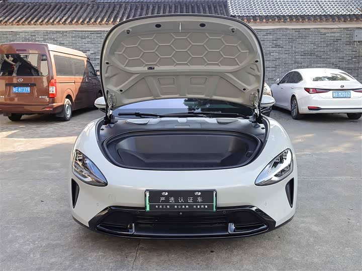 Фото 14 - Xiaomi SU7