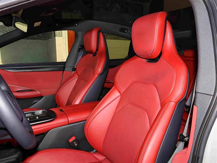 Фото 32 - Xiaomi SU7