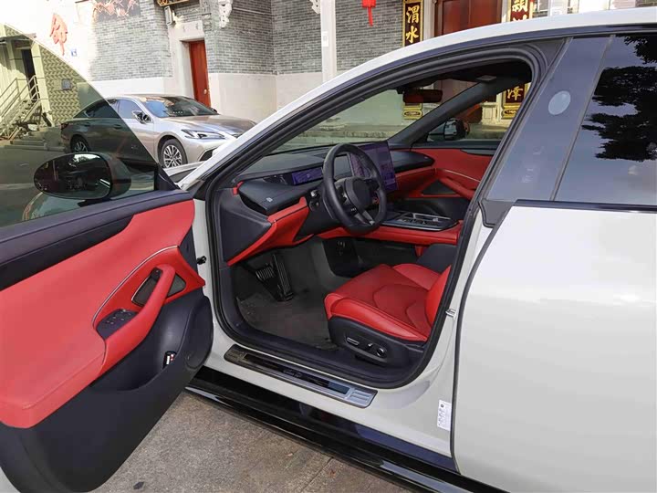 Фото 4 - Xiaomi SU7