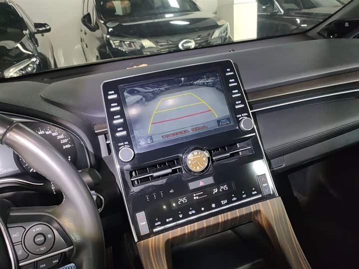 Фото 13 - Toyota Avalon