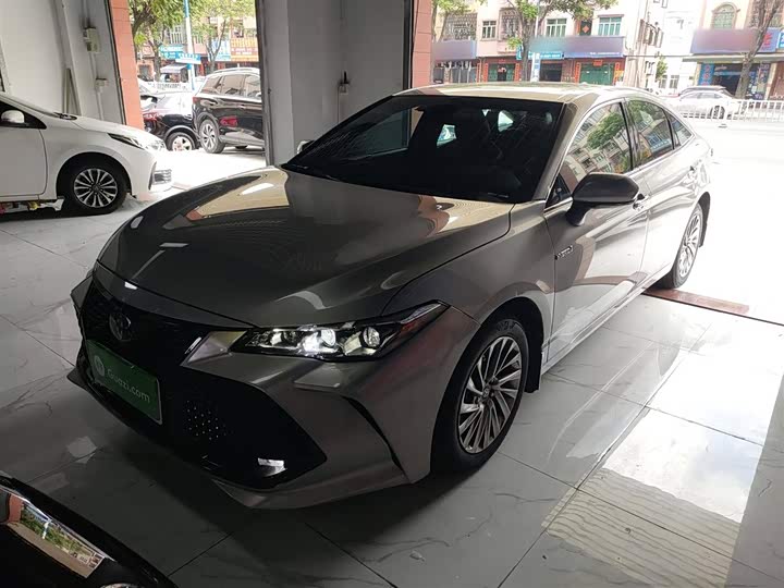 Фото 2 - Toyota Avalon