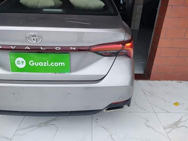 Фото 8 - Toyota Avalon