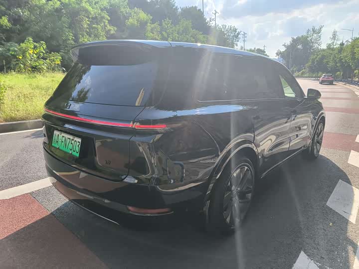 Фото 12 - LiXiang L9