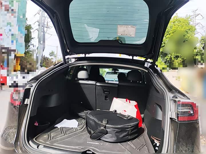 Фото 10 - Tesla Model Y