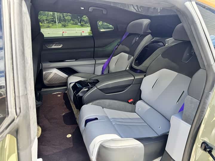 Фото 6 - HiPhi Z