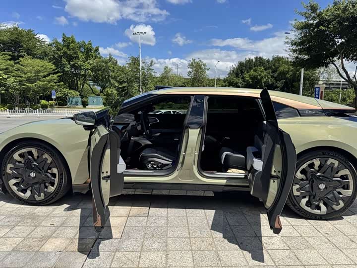 Фото 8 - HiPhi Z